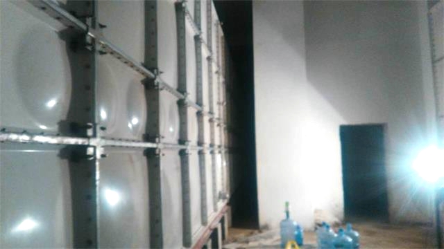 俄羅斯旅遊度假村---山湖402m3玻璃鋼水箱