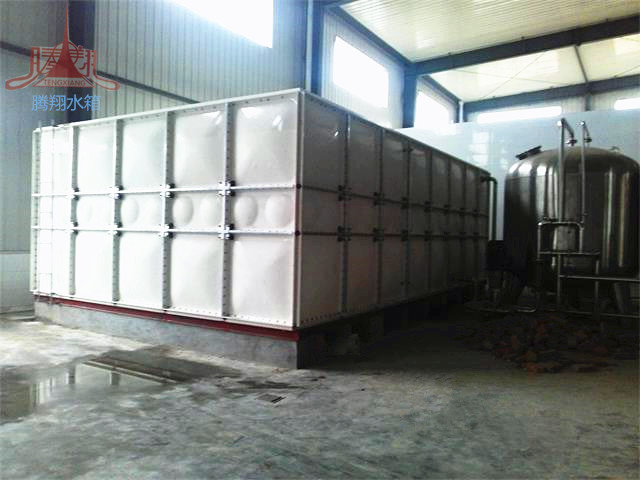 玻璃鋼水箱（xiāng）