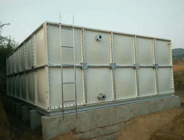 玻璃鋼水箱c.jpg 玻璃鋼水(shuǐ)箱c.jpg