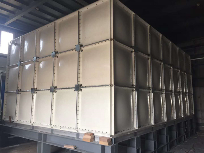 玻璃(lí)鋼水箱a.jpg 玻璃鋼水箱a.jpg