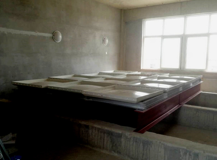 無棣縣小泊頭24立（lì）方玻璃鋼橡塑保溫水箱