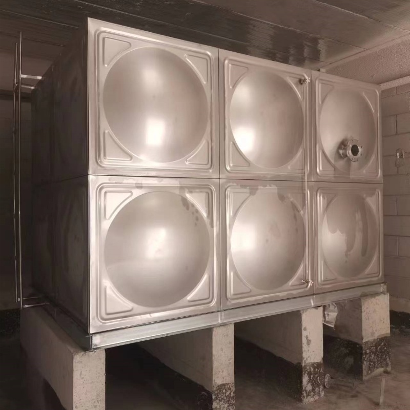 濟南小學（xué）不鏽鋼水箱安裝完（wán）成