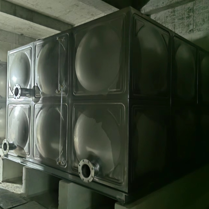 西安市不鏽鋼（gāng）水箱安裝完成